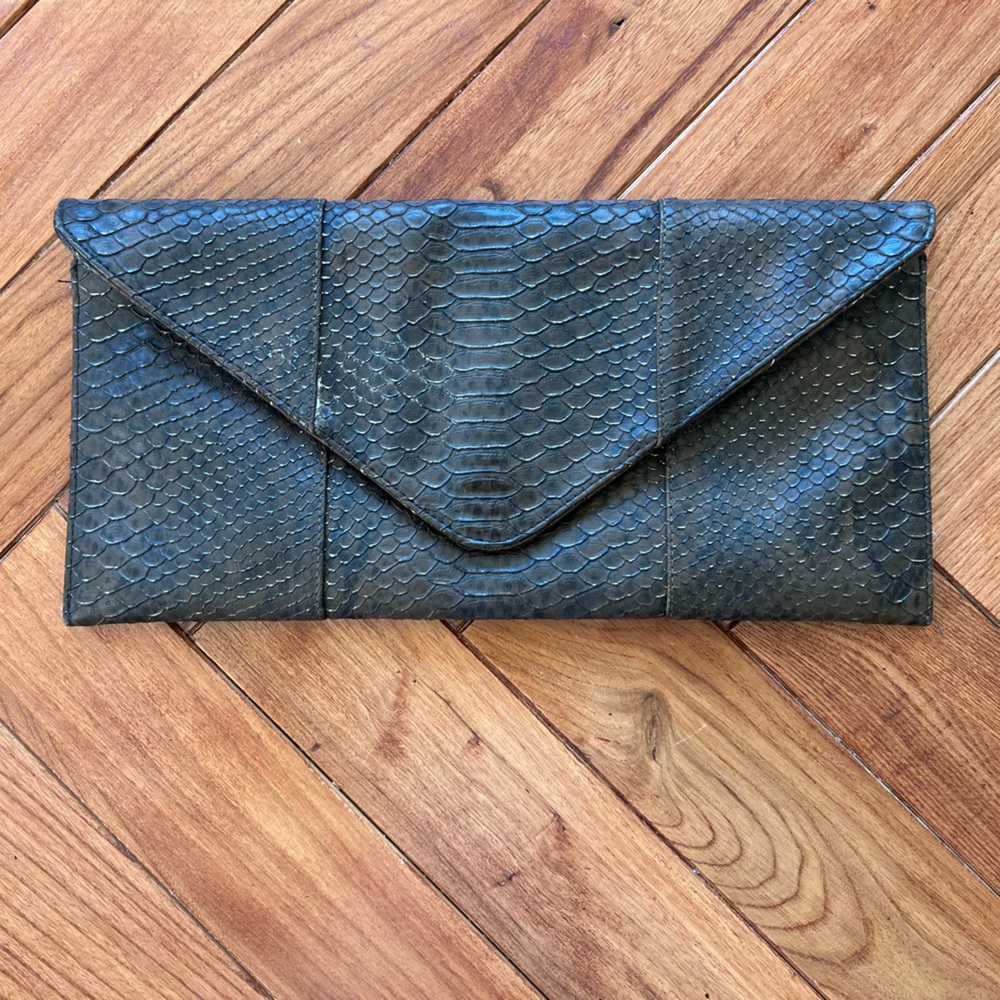 Century 21 Clutch